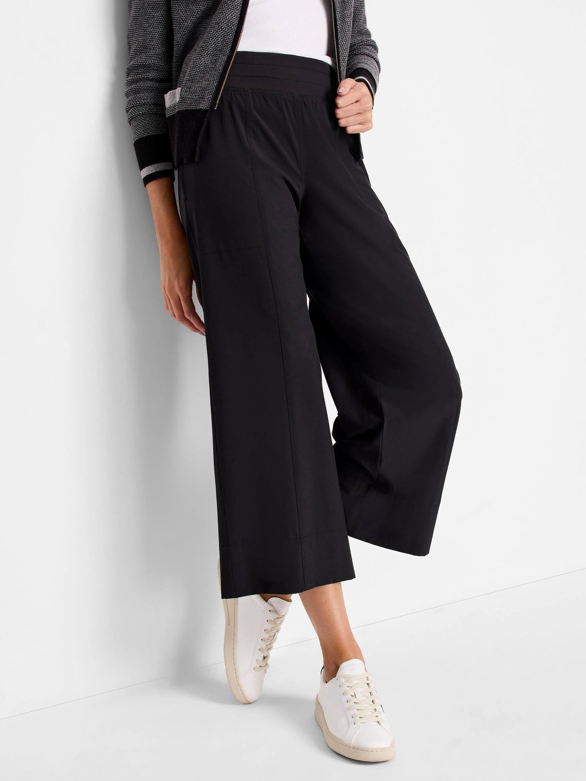 Tech Stretch Wide Leg Pant