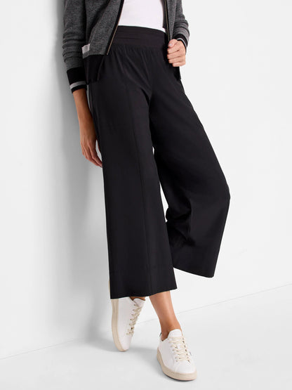Tech Stretch Wide Leg Pant
