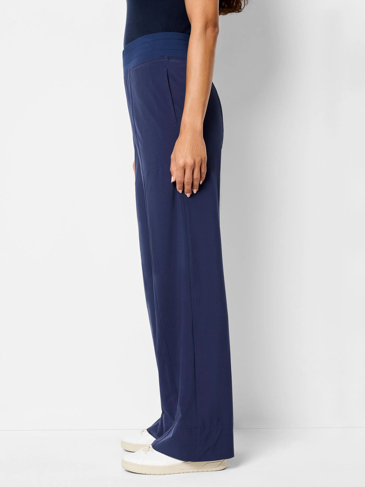 Tech Stretch Wide Leg Pant