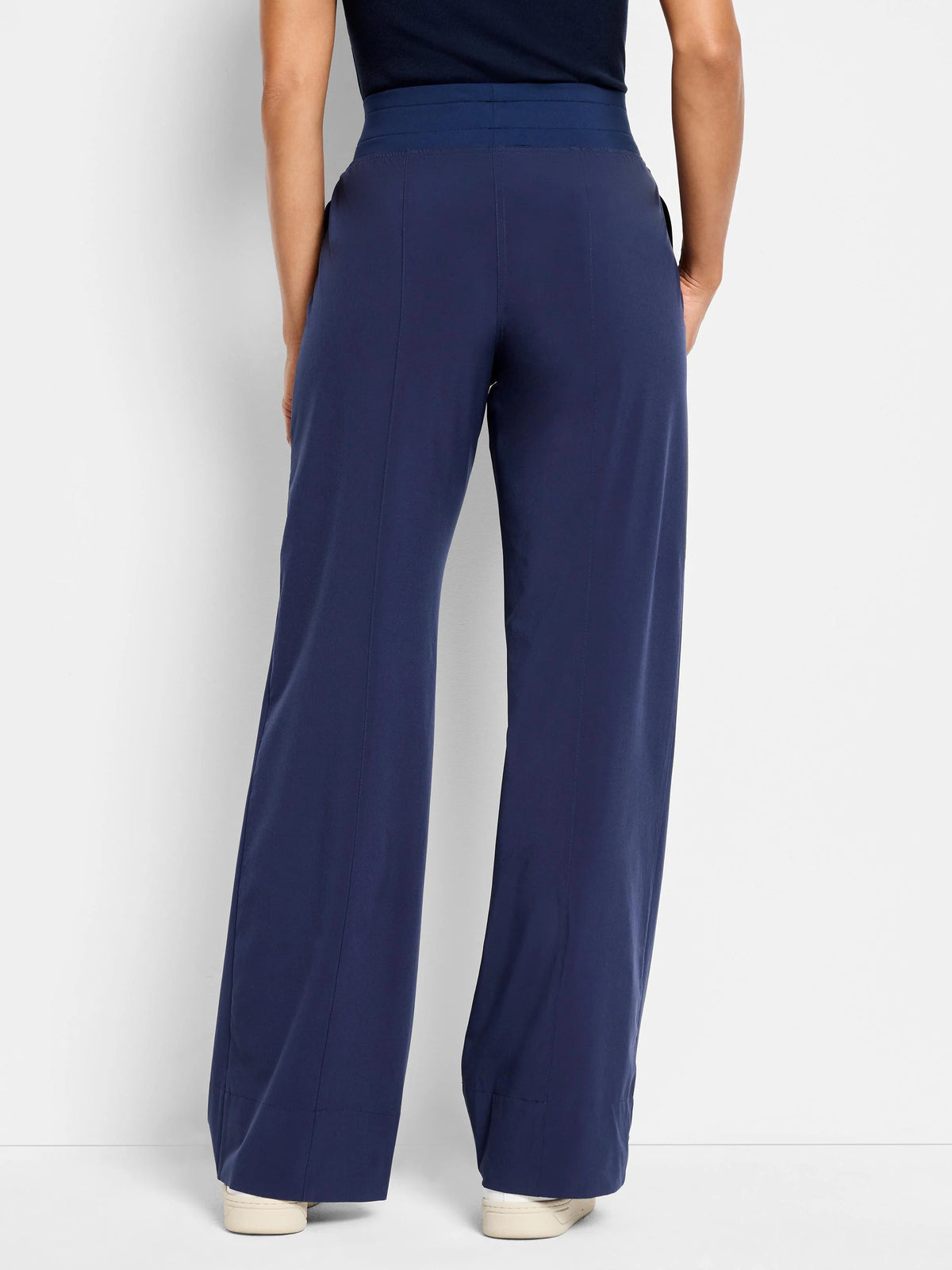 Tech Stretch Wide Leg Pant