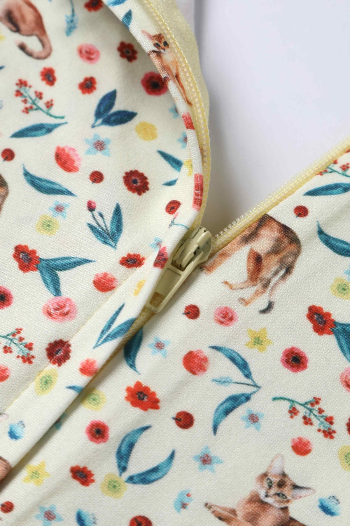 Janice Ivory Cream Sleeved Tea Dress in Cat Floral Print